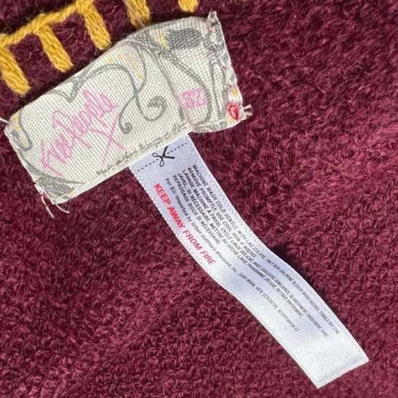 Free People Common Thread Blanket Scarf in Merlot - Picture 5 of 5